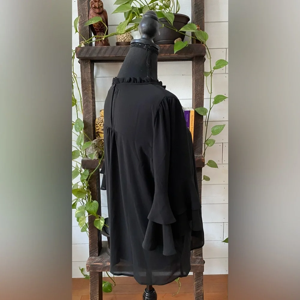 Monteau: Black Babydoll Blouse with Ruffle Collar - Picture 5 of 13